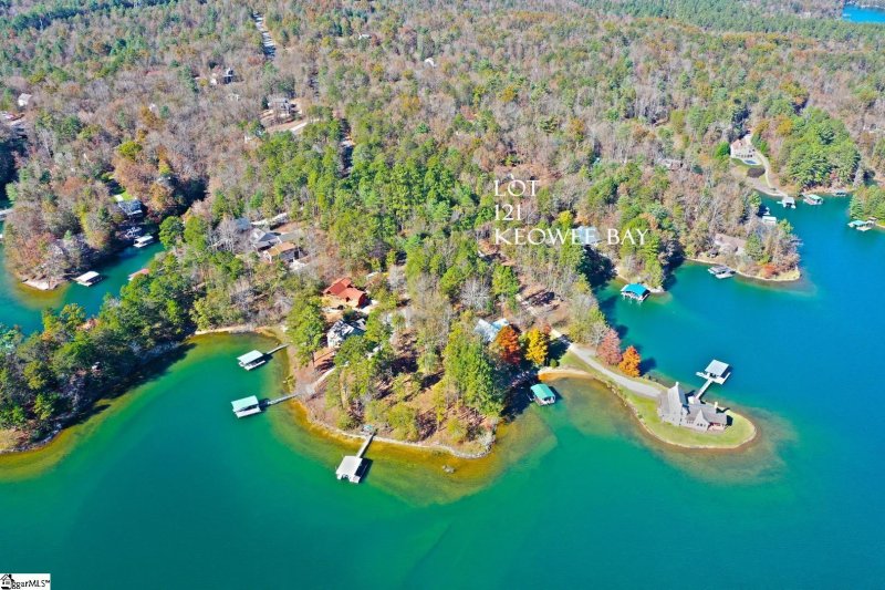 Property image 2 at 121 Keowee Bay Circle, Salem, SC 29676