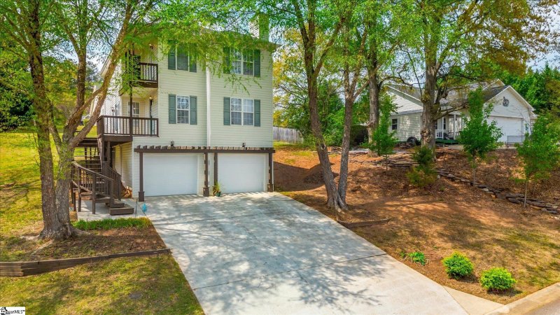 Property image 3 at 102 Crossbill Drive, Simpsonville, SC 29680