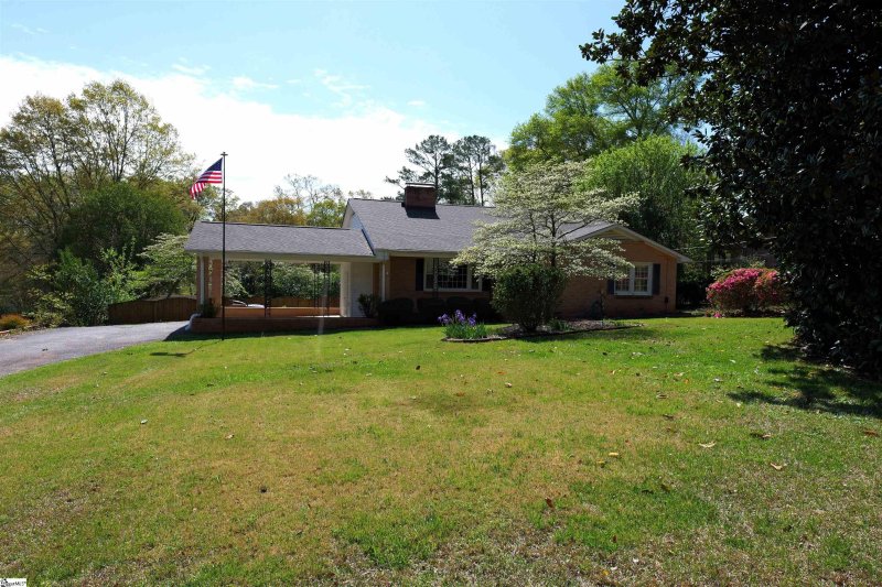 Property image 2 at 120 Cart Drive, Spartanburg, SC 29307