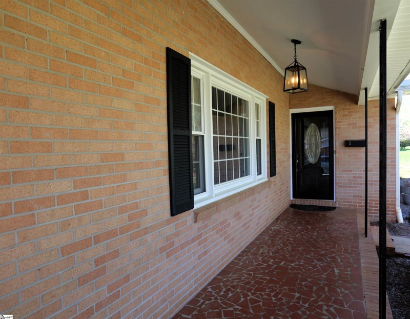 Property image 3 at 120 Cart Drive, Spartanburg, SC 29307