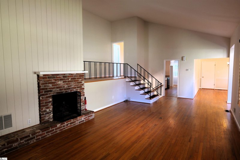 Property image 4 at 120 Cart Drive, Spartanburg, SC 29307