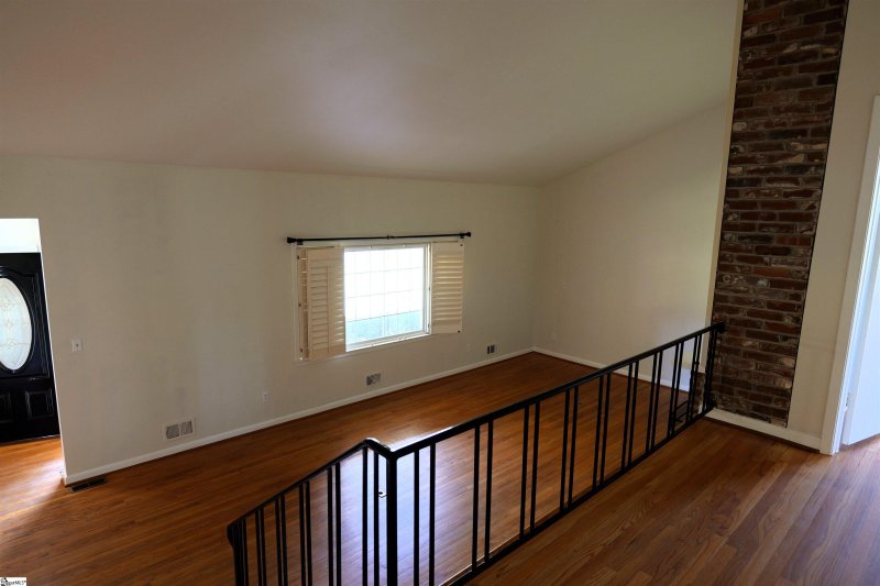 Property image 5 at 120 Cart Drive, Spartanburg, SC 29307