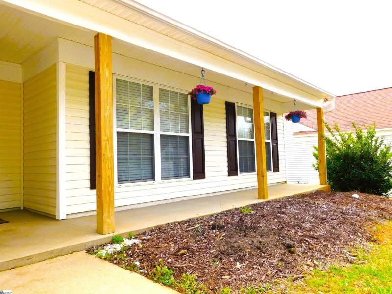 Property image 4 at 105 W Okaloosa Way, Simpsonville, SC 29680-6359