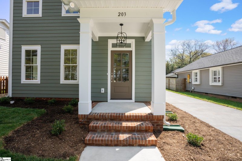 Property image 2 at 203 Landwood Avenue, Greenville, SC 29607
