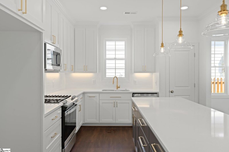 Property image 5 at 203 Landwood Avenue, Greenville, SC 29607