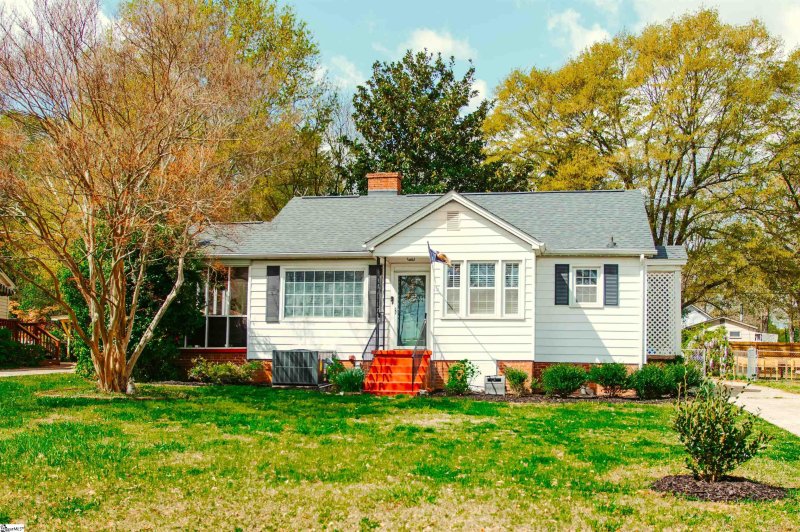 122 Carolina Avenue