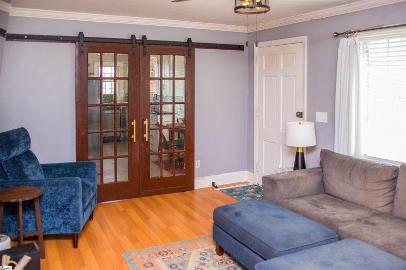 Property image 2 at 122 Carolina Avenue, Greenville, SC 29607