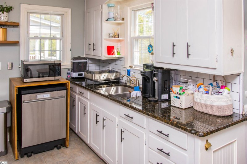 Property image 5 at 122 Carolina Avenue, Greenville, SC 29607