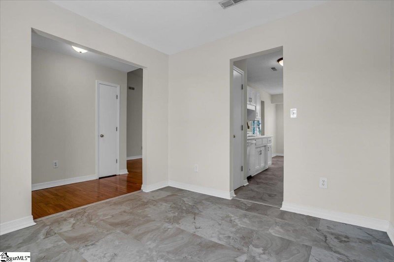 Property image 5 at 14 Glenview Drive, Simpsonville, SC 29681