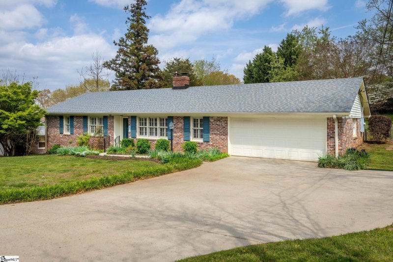 Property image 3 at 743 Richbourg Road, Greenville, SC 29615