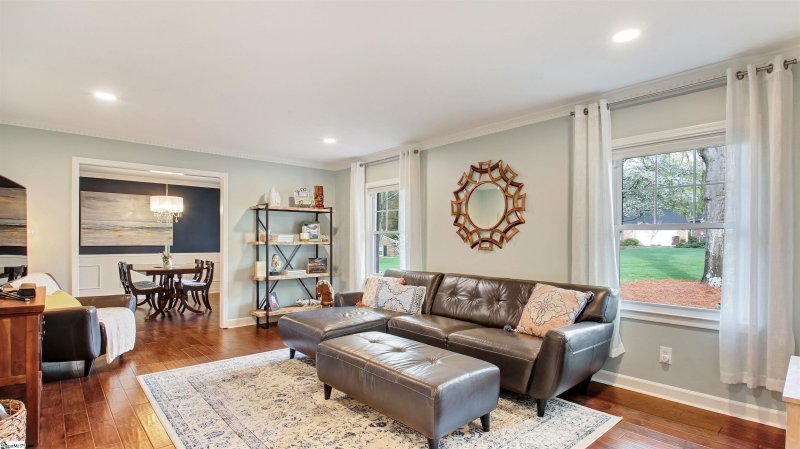 Property image 4 at 2 Seabury Drive, Greenville, SC 29615