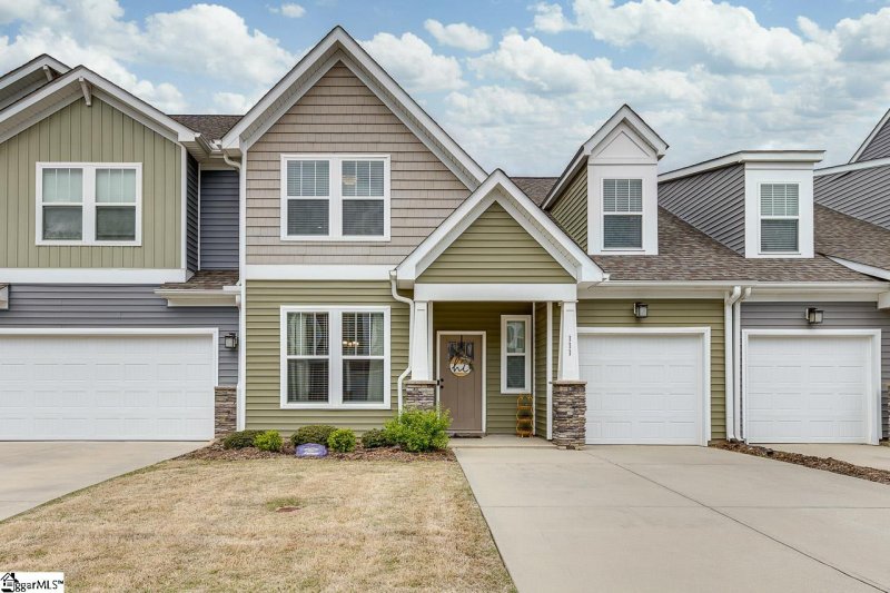 Property image 2 at 111 Creekhaven Lane, Taylors, SC 29687