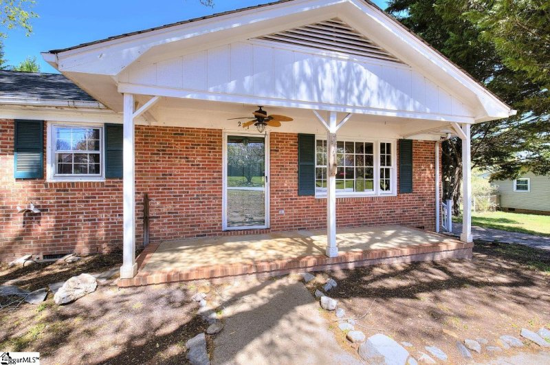 Property image 3 at 271 Clearview Circle, Travelers Rest, SC 29690