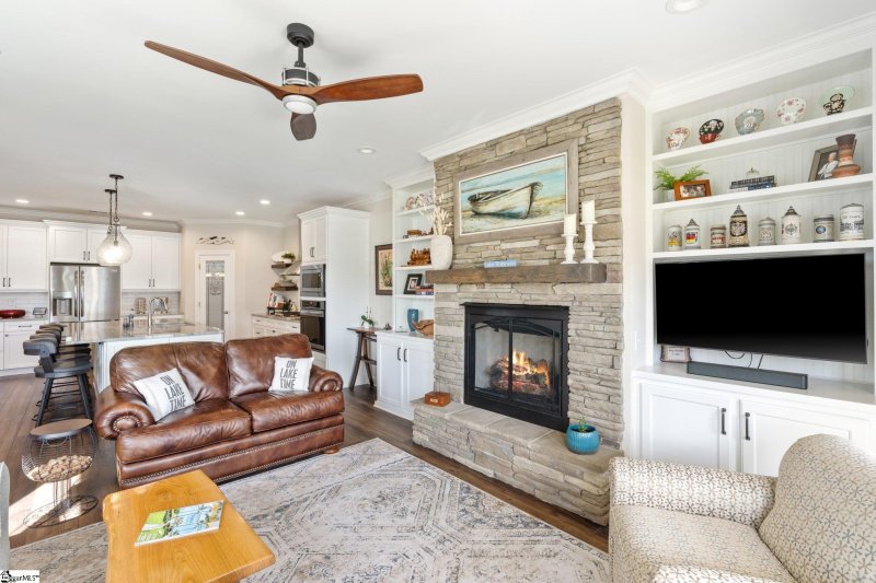 Property image 2 at 19 Waterside Lane, Taylors, SC 29687