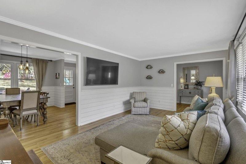 Property image 5 at 9 Bridgeport Drive, Greenville, SC 29615