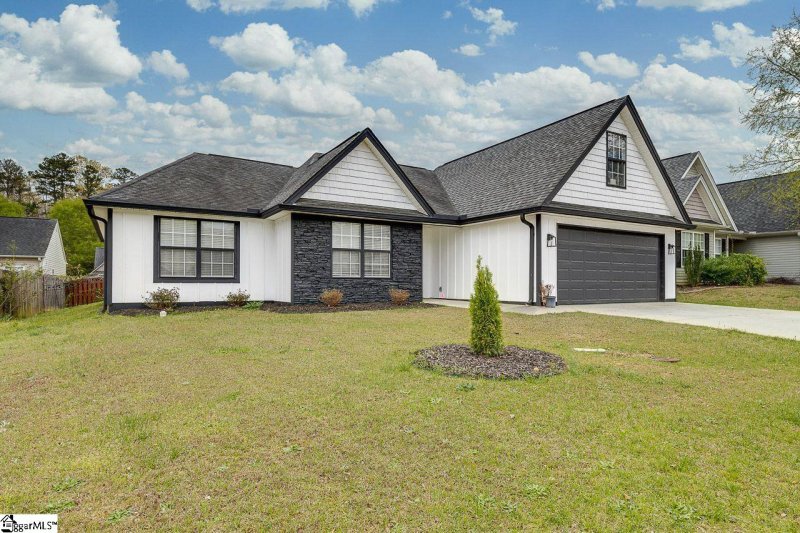 Property image 2 at 4 Rusty Court, Simpsonville, SC 29680