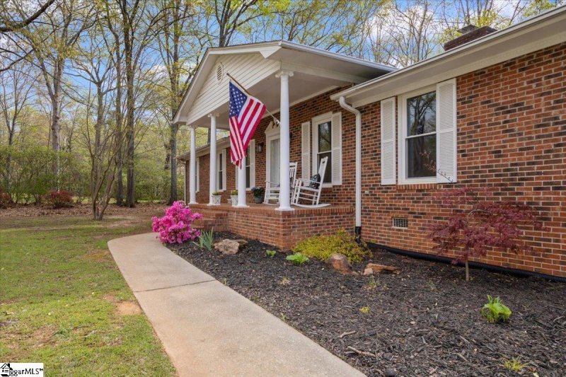 Property image 2 at 218 Crestwood Drive, Greenville, SC 29609