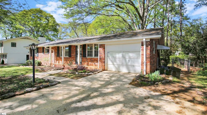 Property image 2 at 613 Don Drive, Greenville, SC 29607