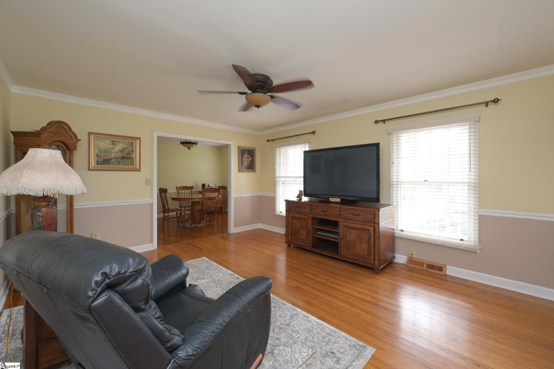 Property image 5 at 12 Elmwood Drive, Taylors, SC 29687