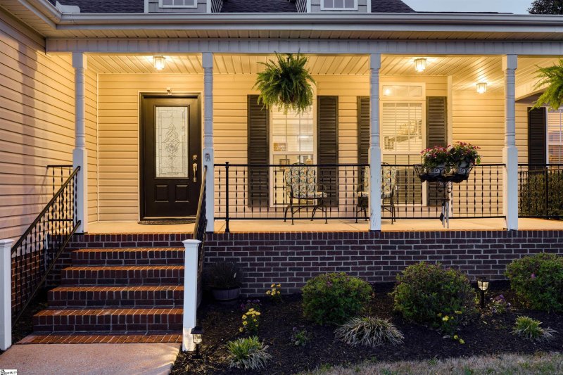 Property image 2 at 4 Ladybird Court, Simpsonville, SC 29680