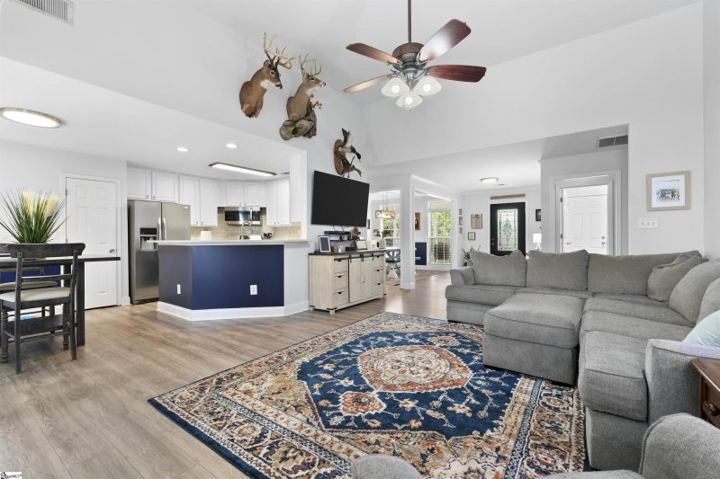 Property image 4 at 4 Ladybird Court, Simpsonville, SC 29680