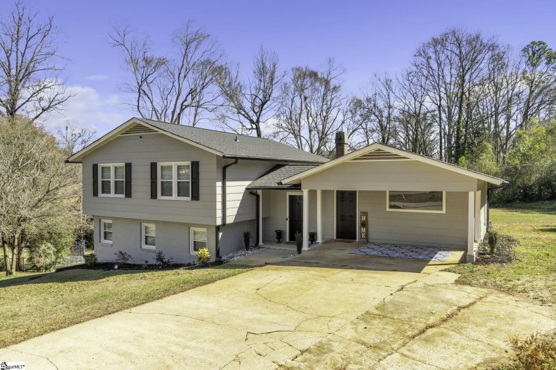 Property image 2 at 10 Kathryan Circle, Greenville, SC 29605