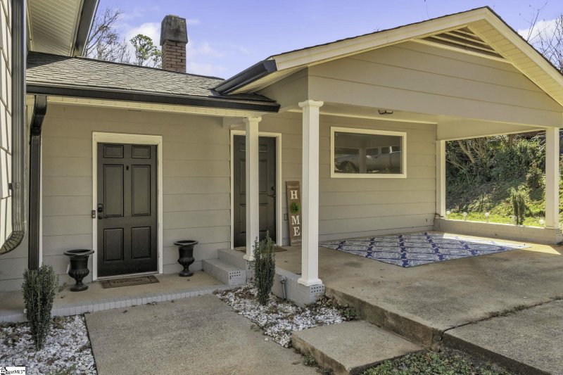 Property image 3 at 10 Kathryan Circle, Greenville, SC 29605