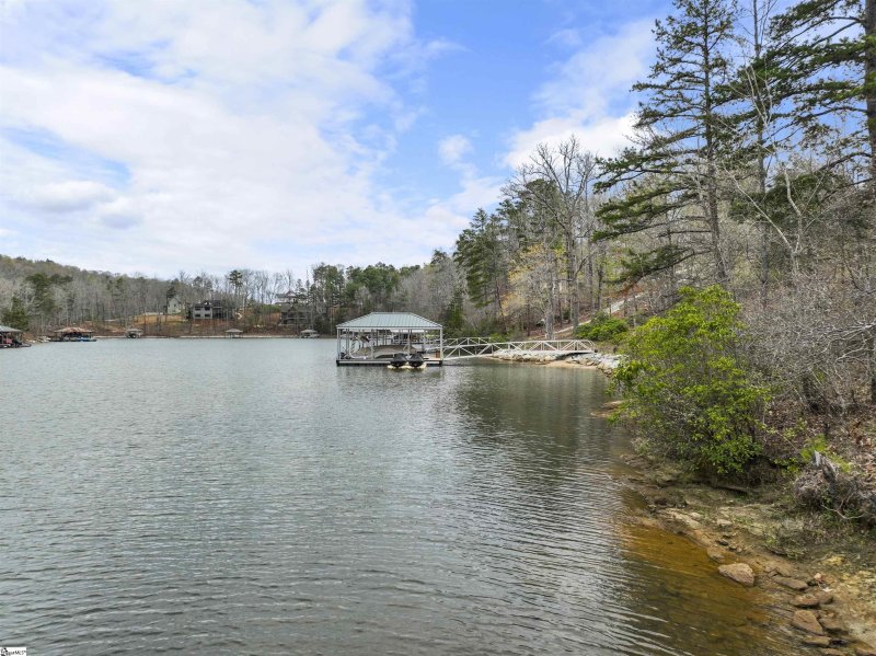 Property image 2 at 700 View West Drive, Seneca, SC 29672