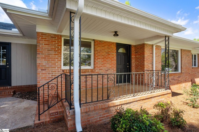 Property image 4 at 10 Rhonda Court, Greenville, SC 29617