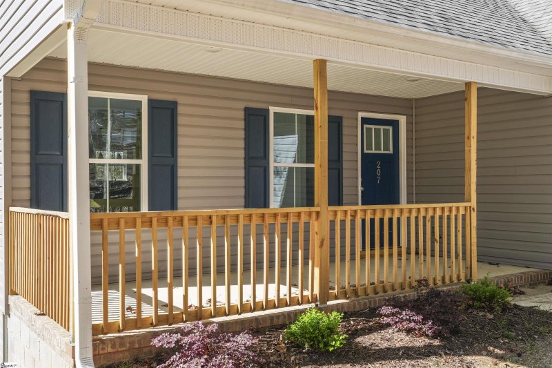 Property image 3 at 207 Bonita Drive, Easley, SC 29642