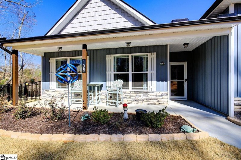 Property image 2 at 108 Inlet Pointe Drive, Anderson, SC 29625