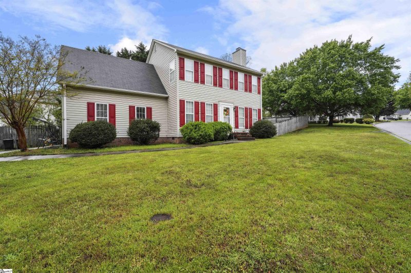 Property image 3 at 16 Greyleaf Court, Simpsonville, SC 29680