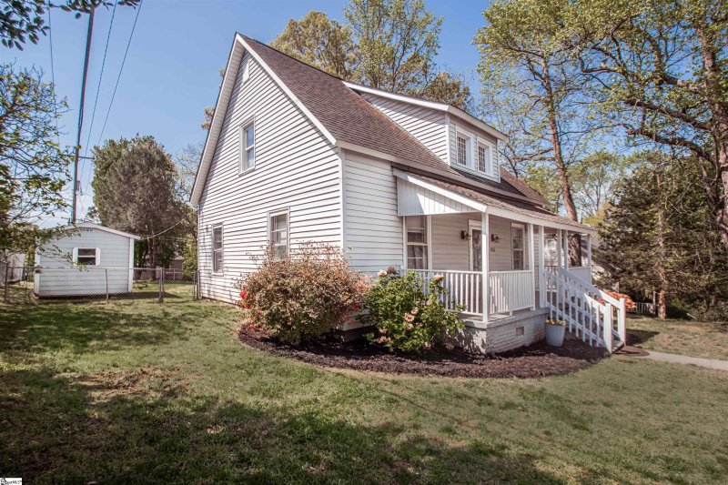 Property image 2 at 405 Connecticut Avenue, Greer, SC 29650-2110