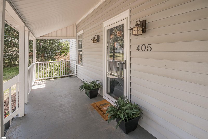 Property image 4 at 405 Connecticut Avenue, Greer, SC 29650-2110