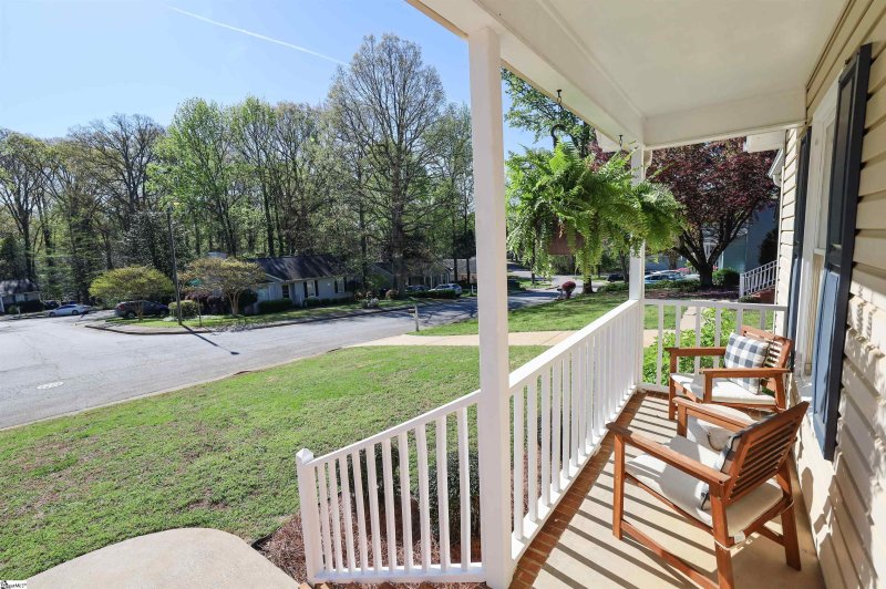 Property image 2 at 1062 Summit Drive, Greenville, SC 29609