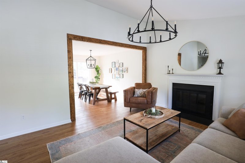 Property image 4 at 1062 Summit Drive, Greenville, SC 29609