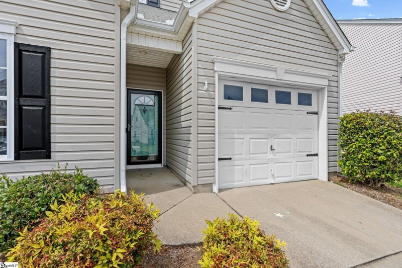 Property image 3 at 103 Pin Oak Court, Easley, SC 29642