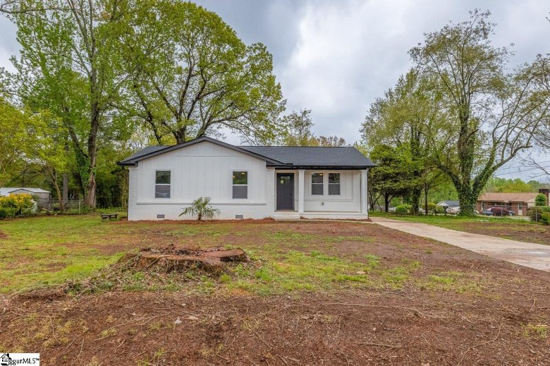 Property image 2 at 111 Dumont Drive, Piedmont, SC 29673