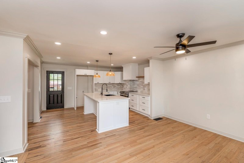 Property image 3 at 111 Dumont Drive, Piedmont, SC 29673