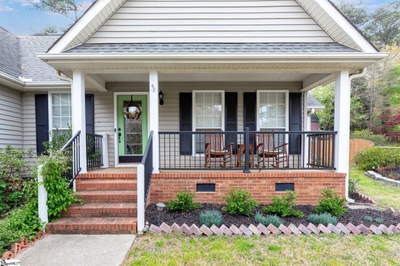 Property image 2 at 10 E Fair Isle Drive, Simpsonville, SC 29681