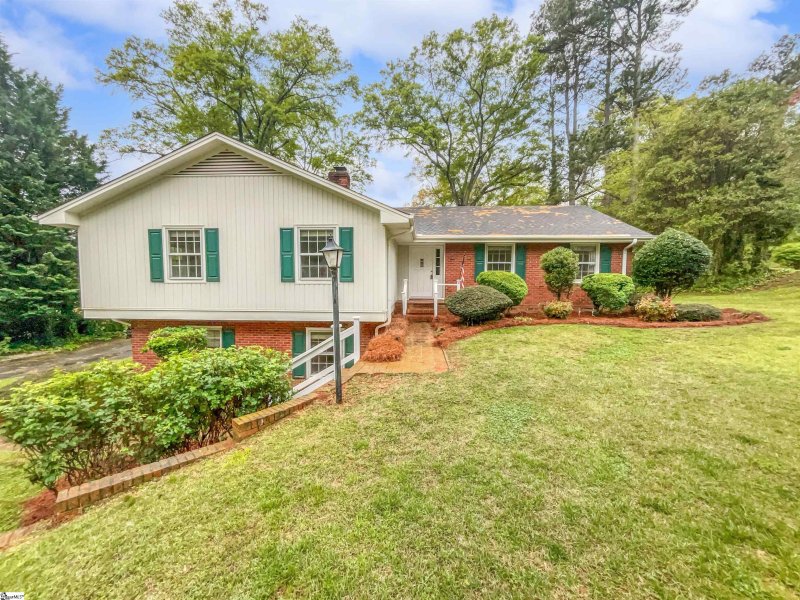 Property image 2 at 126 Winfield Drive, Spartanburg, SC 29307