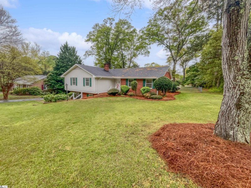 Property image 3 at 126 Winfield Drive, Spartanburg, SC 29307