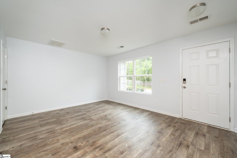 Property image 4 at 328 Promise Land Drive, Spartanburg, SC 29360