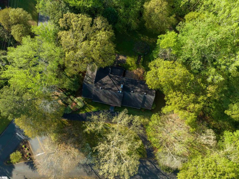 Property image 4 at 12 Rockingham Road, Greenville, SC 29607