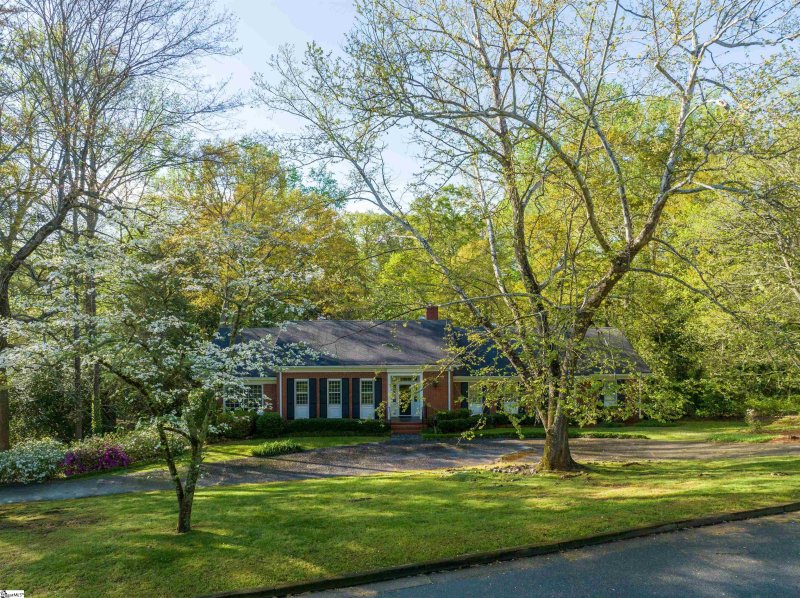 Property image 5 at 12 Rockingham Road, Greenville, SC 29607