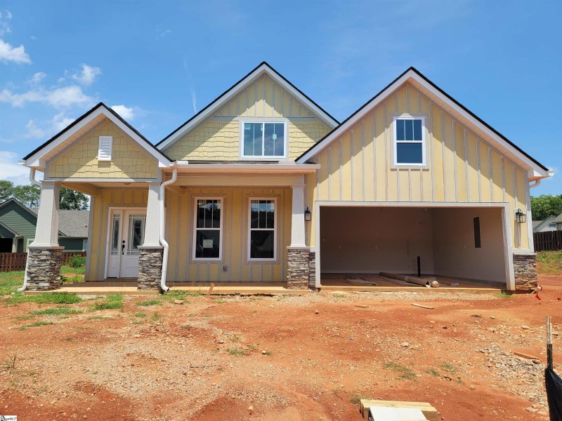 Property image 2 at 8 Dinsmore Court, Greenville, SC 29607