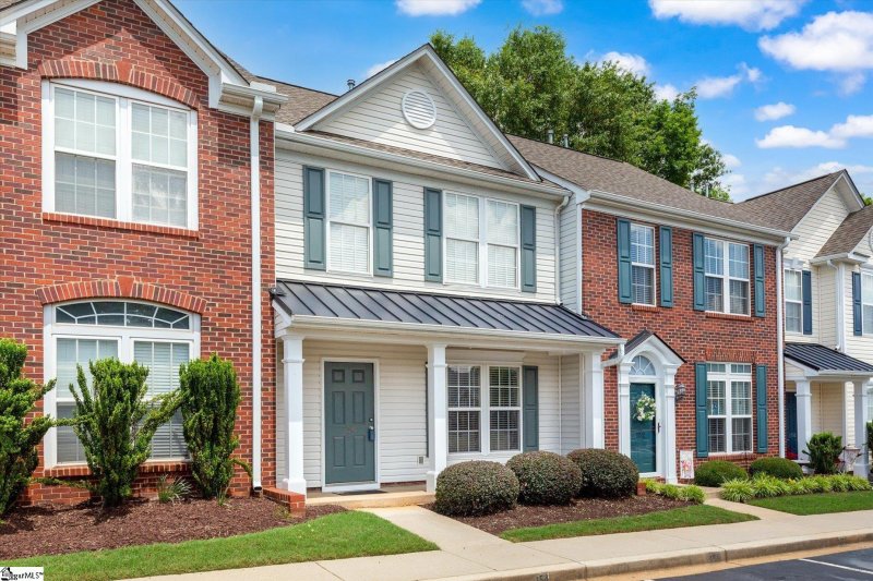 Property image 2 at 154 Spring Crossing Circle, Greer, SC 29650