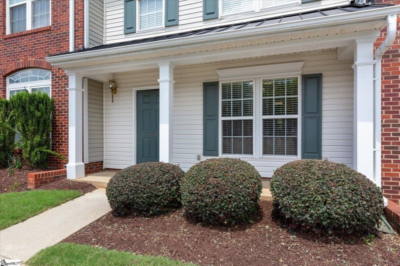 Property image 3 at 154 Spring Crossing Circle, Greer, SC 29650