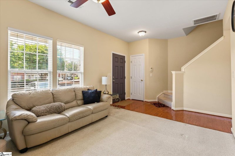 Property image 5 at 154 Spring Crossing Circle, Greer, SC 29650