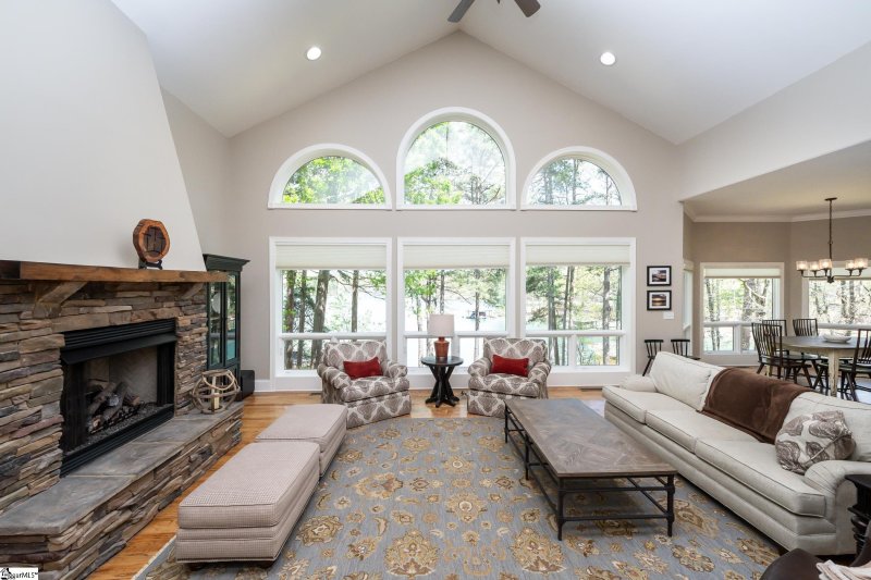 Property image 3 at 124 N Waterside Drive, Seneca, SC 29672